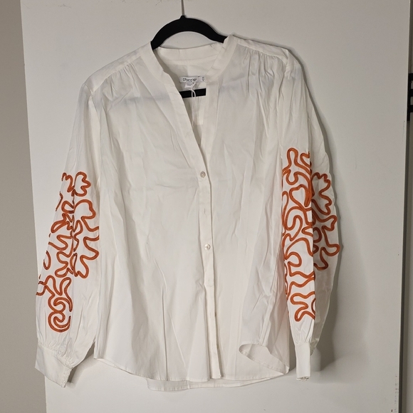 Chico's Tops - Chico's Ladies Embroidered Seahorse Print